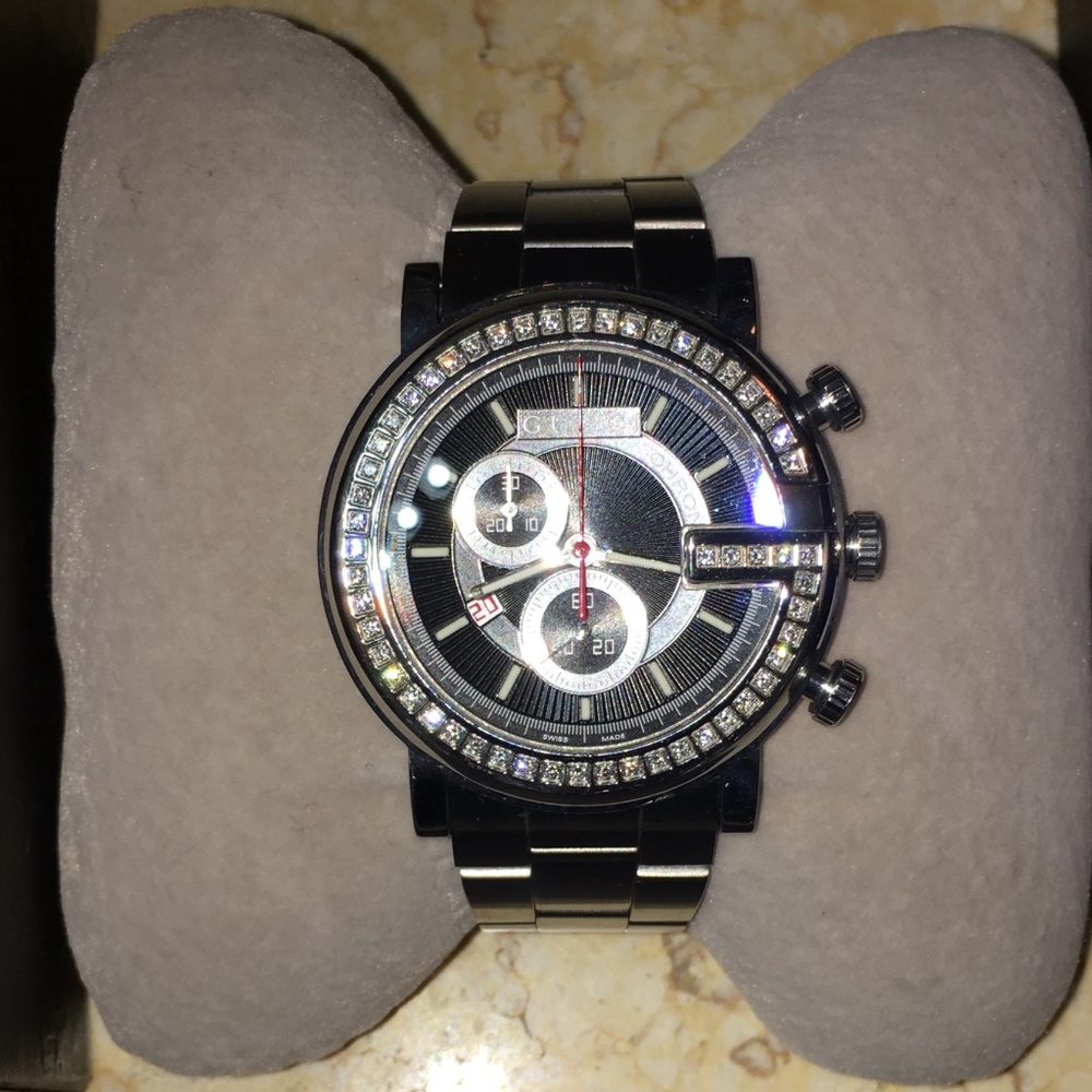 Authentic Unisex Gucci Diamond Watch YA101324